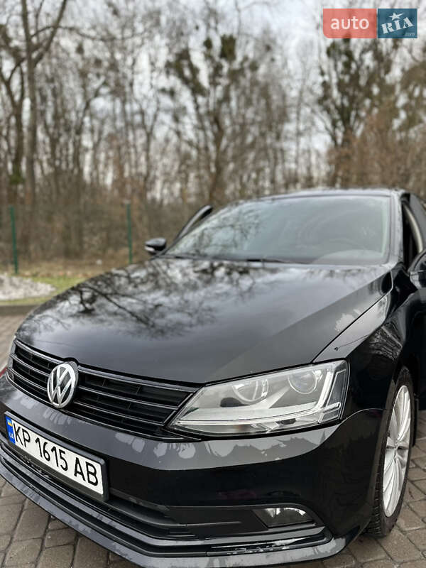 Седан Volkswagen Jetta 2015 в Києві