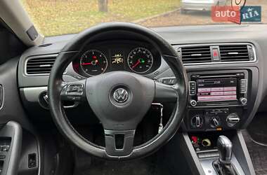 Седан Volkswagen Jetta 2012 в Запоріжжі