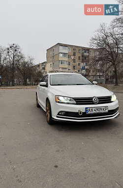 Седан Volkswagen Jetta 2015 в Харкові