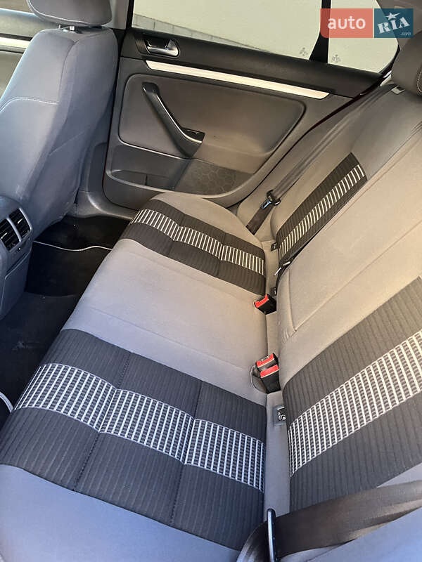 Седан Volkswagen Jetta 2008 в Іршаві