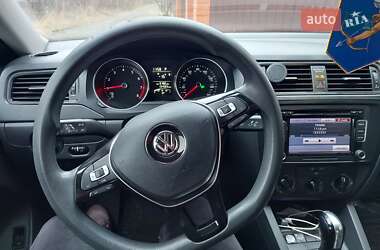 Седан Volkswagen Jetta 2015 в Києві