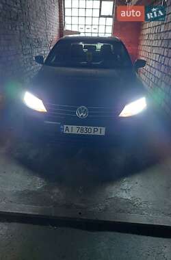 Седан Volkswagen Jetta 2015 в Києві