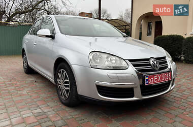 Седан Volkswagen Jetta 2006 в Хороле