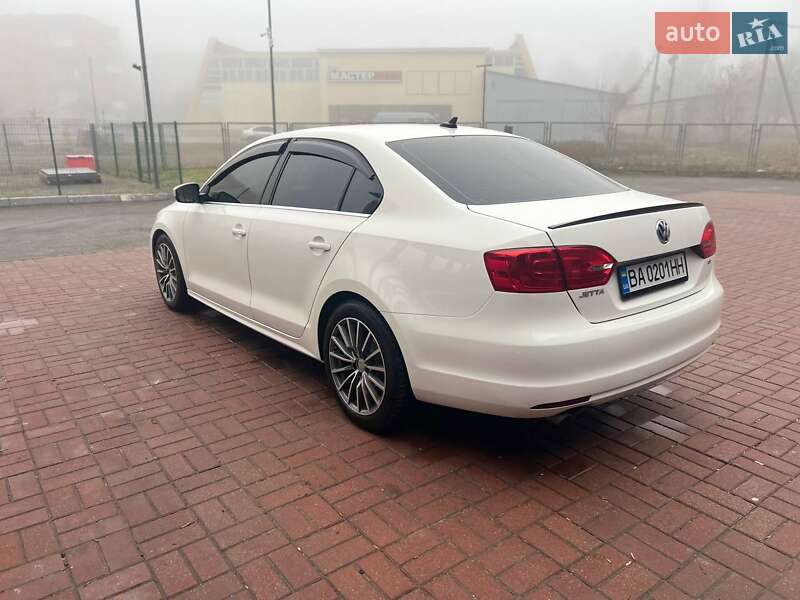 Седан Volkswagen Jetta 2013 в Знаменке