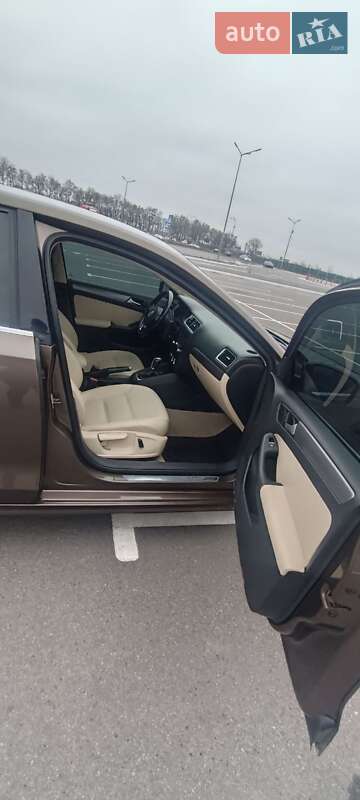 Седан Volkswagen Jetta 2014 в Новомосковске