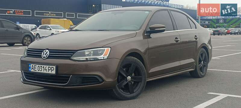 Седан Volkswagen Jetta 2014 в Новомосковске