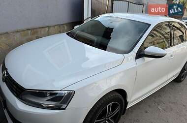 Седан Volkswagen Jetta 2014 в Києві