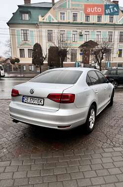 Седан Volkswagen Jetta 2015 в 