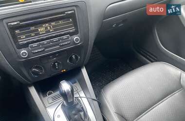 Седан Volkswagen Jetta 2013 в Хусті