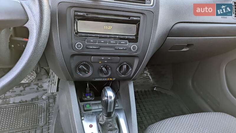 Седан Volkswagen Jetta 2012 в Іллінцях