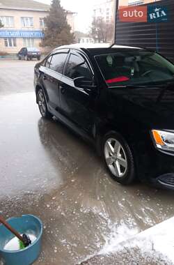 Седан Volkswagen Jetta 2013 в 