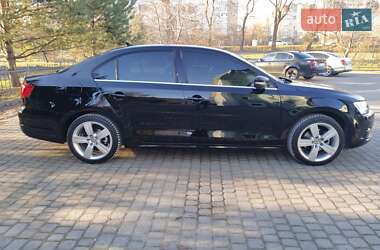 Седан Volkswagen Jetta 2014 в Львове