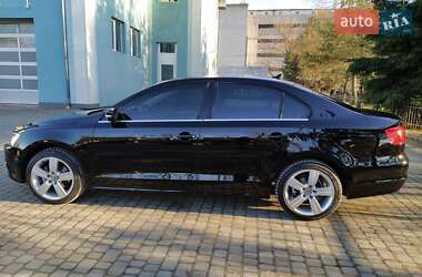 Седан Volkswagen Jetta 2014 в Львове