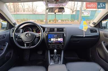 Седан Volkswagen Jetta 2015 в Дніпрі
