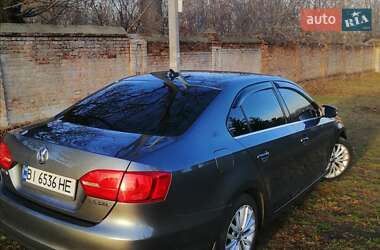 Седан Volkswagen Jetta 2012 в Полтаві