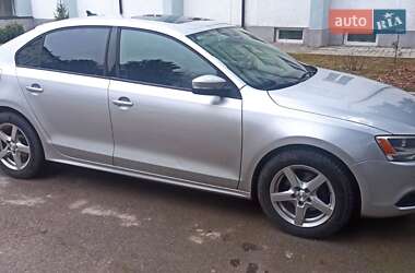 Седан Volkswagen Jetta 2011 в Малехові