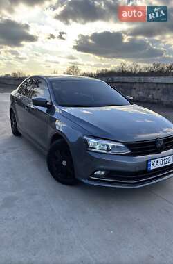 Седан Volkswagen Jetta 2015 в Павлограді