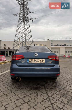 Седан Volkswagen Jetta 2014 в Чернівцях