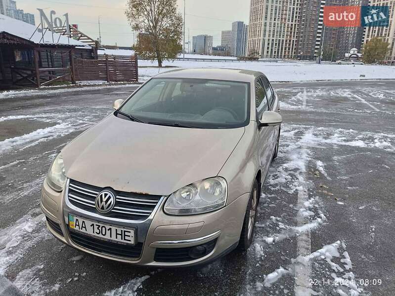 Седан Volkswagen Jetta 2008 в Киеве