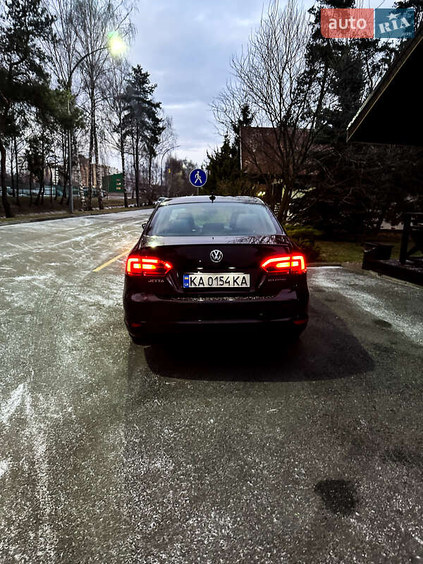 Седан Volkswagen Jetta 2014 в Києві