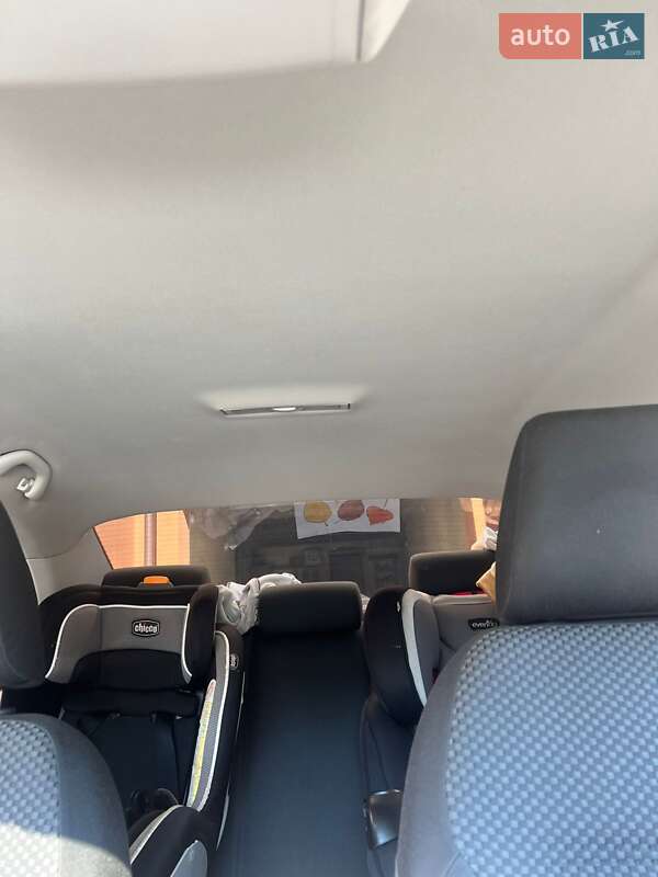 Седан Volkswagen Jetta 2014 в Львове