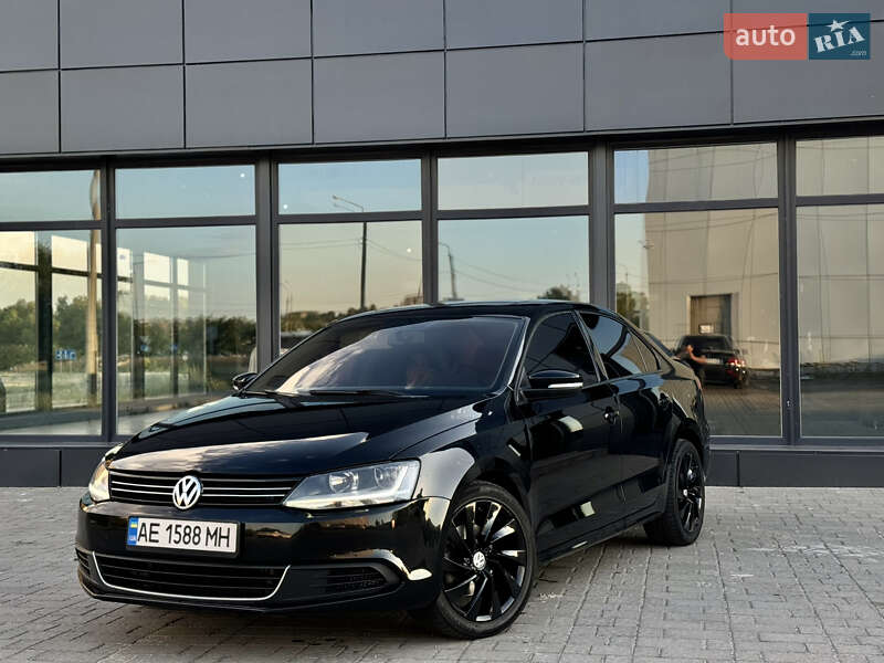 Седан Volkswagen Jetta 2011 в Днепре