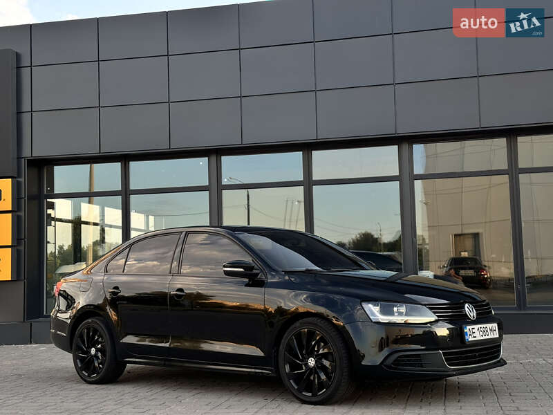 Седан Volkswagen Jetta 2011 в Днепре