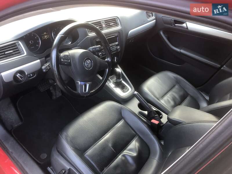 Седан Volkswagen Jetta 2014 в Днепре
