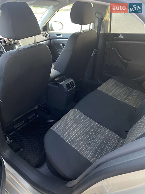 Седан Volkswagen Jetta 2006 в Одесі