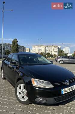 Седан Volkswagen Jetta 2013 в Києві