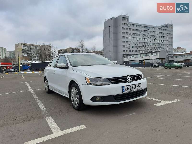 Седан Volkswagen Jetta 2014 в Києві