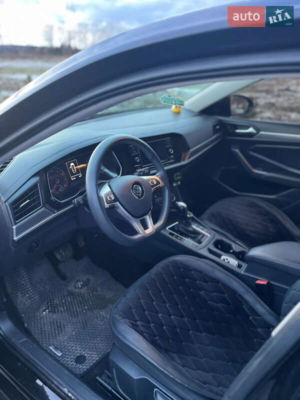 Седан Volkswagen Jetta 2018 в Рівному