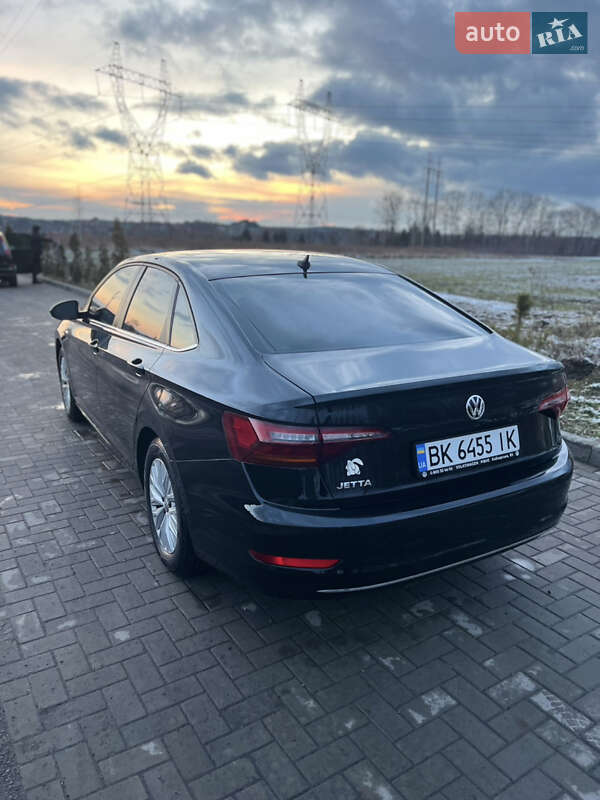 Седан Volkswagen Jetta 2018 в Рівному