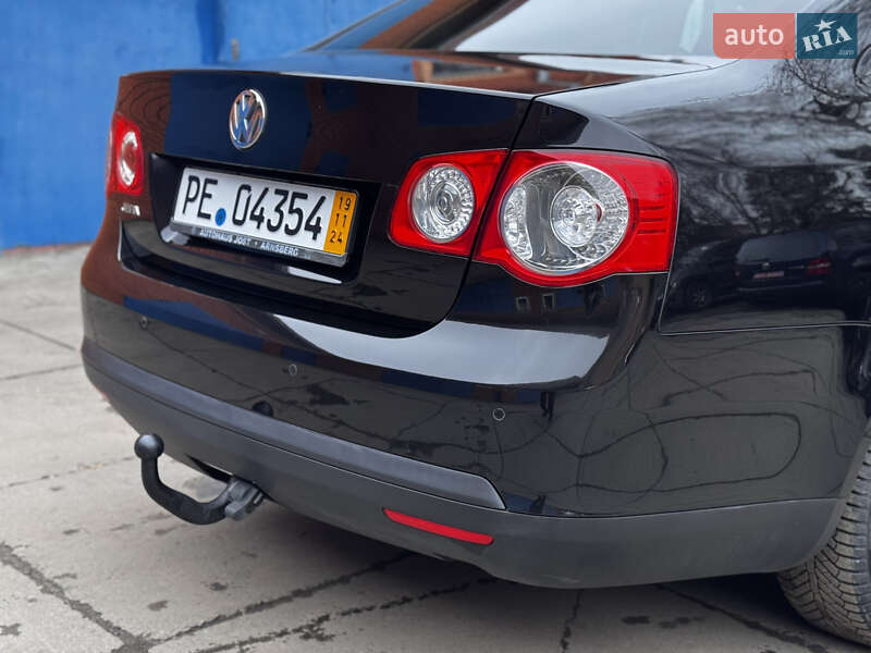 Седан Volkswagen Jetta 2009 в Лубнах