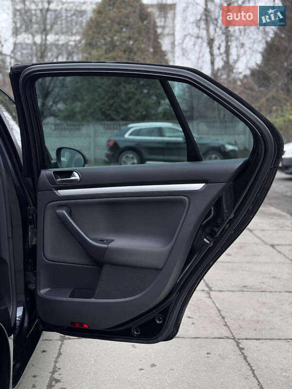 Седан Volkswagen Jetta 2009 в Лубнах