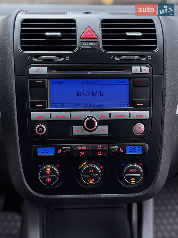 Седан Volkswagen Jetta 2009 в Лубнах
