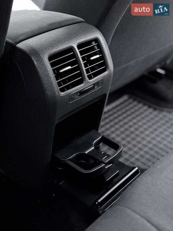Седан Volkswagen Jetta 2009 в Лубнах