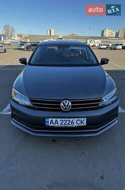 Седан Volkswagen Jetta 2015 в Києві