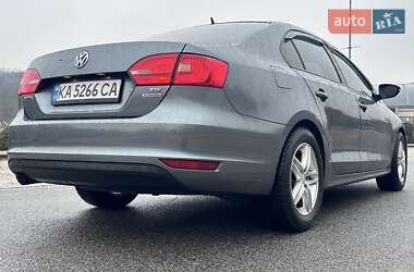 Седан Volkswagen Jetta 2012 в Днепре