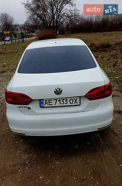 Седан Volkswagen Jetta 2014 в 