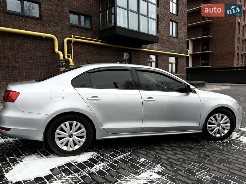 Седан Volkswagen Jetta 2012 в Полтаве