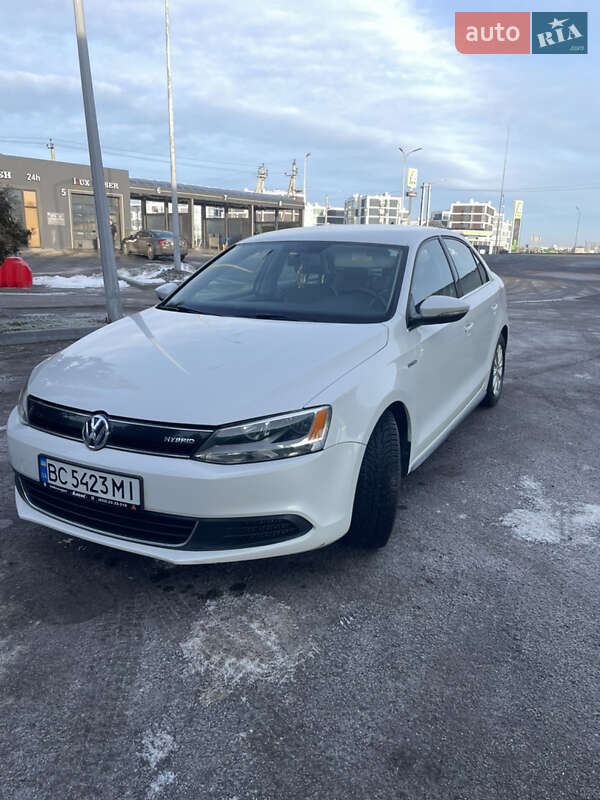 Седан Volkswagen Jetta 2013 в Львові