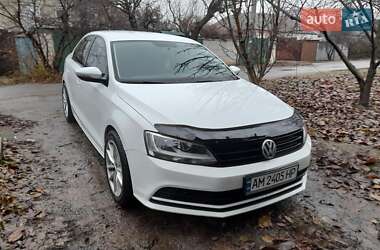 Седан Volkswagen Jetta 2016 в Харкові