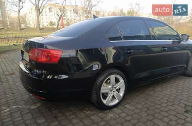 Седан Volkswagen Jetta 2014 в Львове