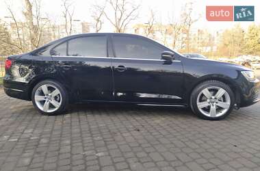 Седан Volkswagen Jetta 2014 в Львове