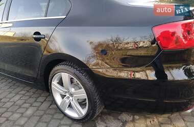 Седан Volkswagen Jetta 2014 в Львове