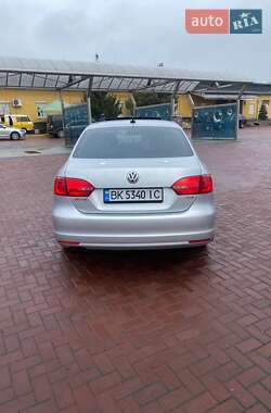 Седан Volkswagen Jetta 2012 в Рівному