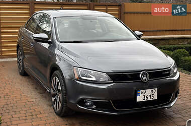 Седан Volkswagen Jetta 2014 в Киеве