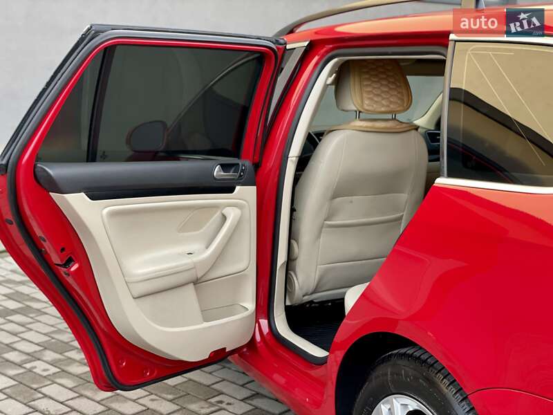 Універсал Volkswagen Jetta 2013 в Мукачевому