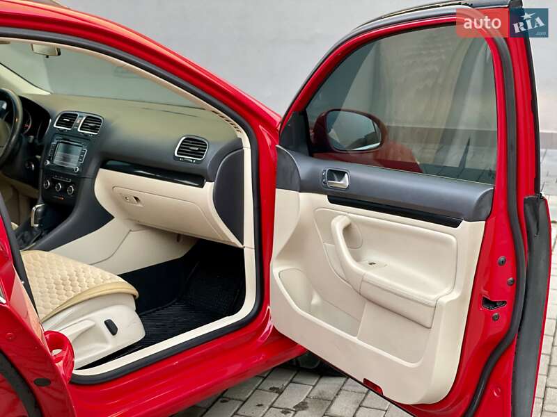 Універсал Volkswagen Jetta 2013 в Мукачевому